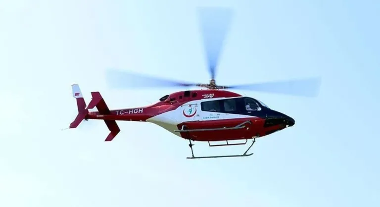 Van'da 65 yaşındaki hasta ambulans helikopterle hastaneye ulaştırıldı