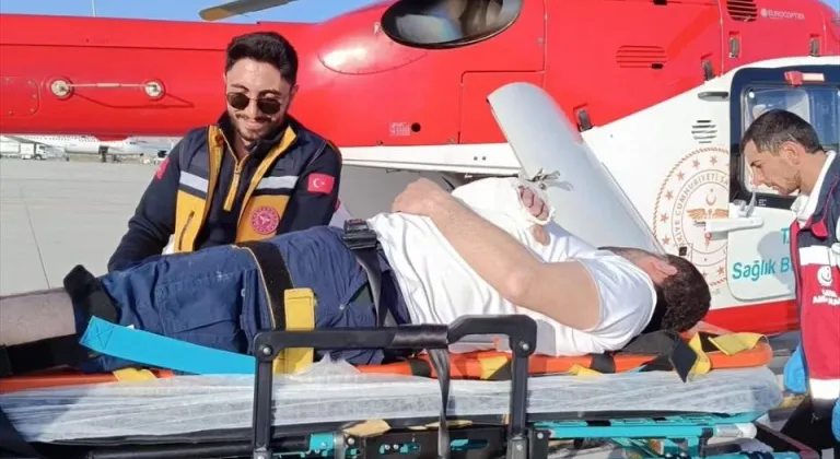 Van'da ambulans helikopter 40 yaşındaki hasta için havalandı