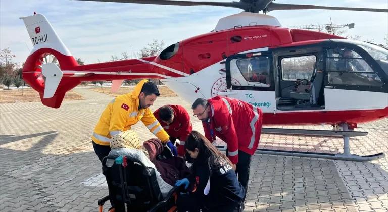 Van'da ambulans helikopter hamile kadın için havalandı