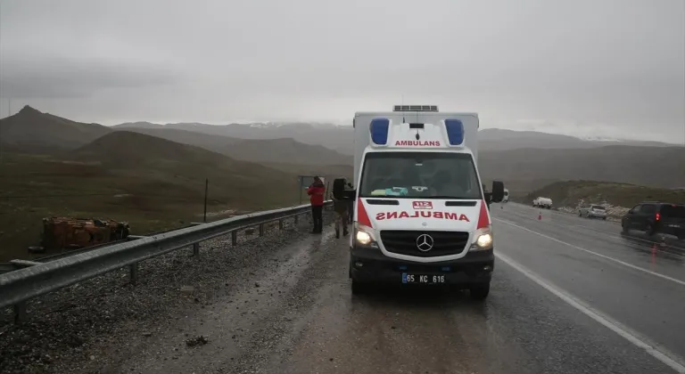 Van'da askeri aracın devrilmesi sonucu bir asker yaralandı