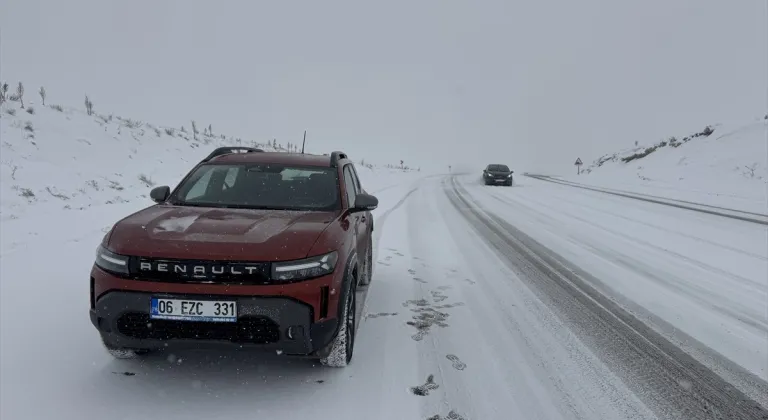 Van'da kar yağışı aralıklarla etkili oluyor