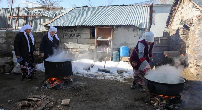 Van'daki Kırgız Türkleri ramazan boyunca aynı sofrada iftar yapıyor