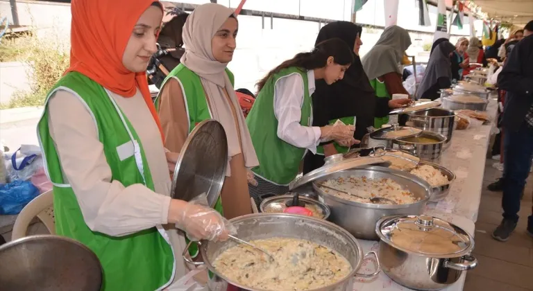 Yüksekova'da Filistin yararına kermes düzenlendi