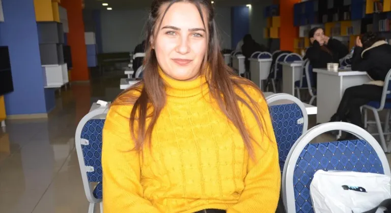 Yüksekova'da gençler yeni kütüphane ve spor salonundan faydalanıyor